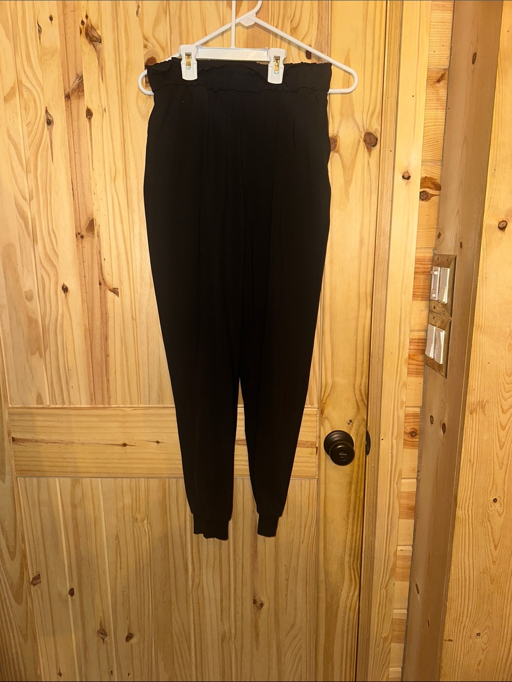 Lululemon Keep Moving Jogger
Black